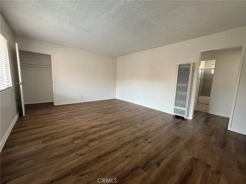 2 bed, 800 sqft, $2,295 — Photo 3