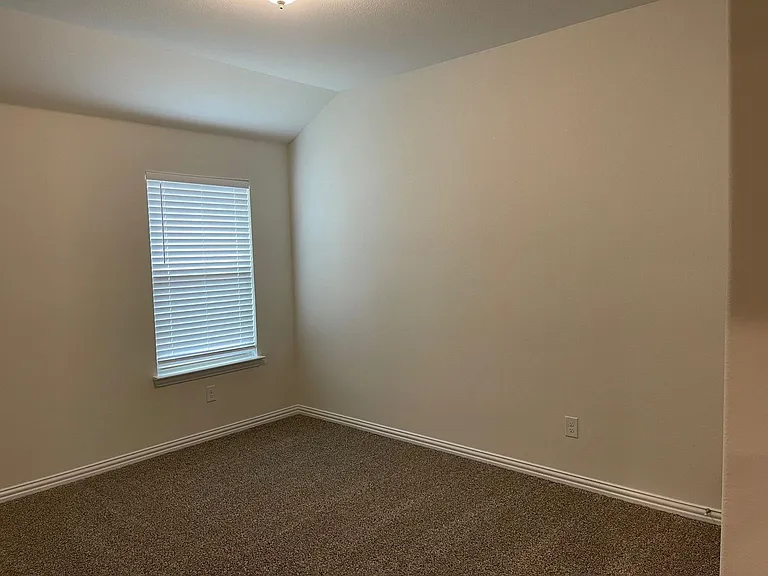5405 Fairdale Dr — Photo 13
