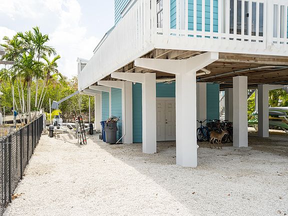 3rd image of 2079 San Marco Dr