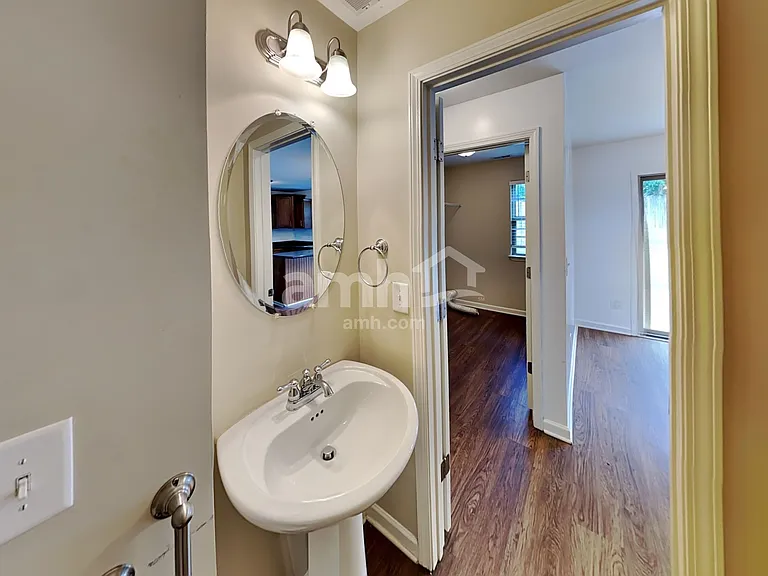 484 Albion Cir — Photo 8