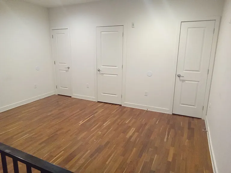 4700 Kingsessing Ave — Photo 22