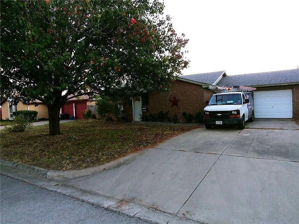 1st image of 3704 Carriage Hill Dr
