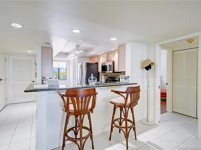10 NE Plantation Rd #101 — Photo 12