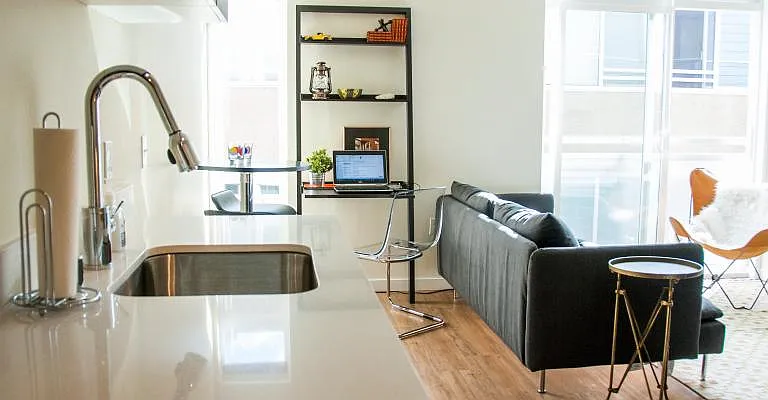 418 Bellevue Ave E — Photo 18