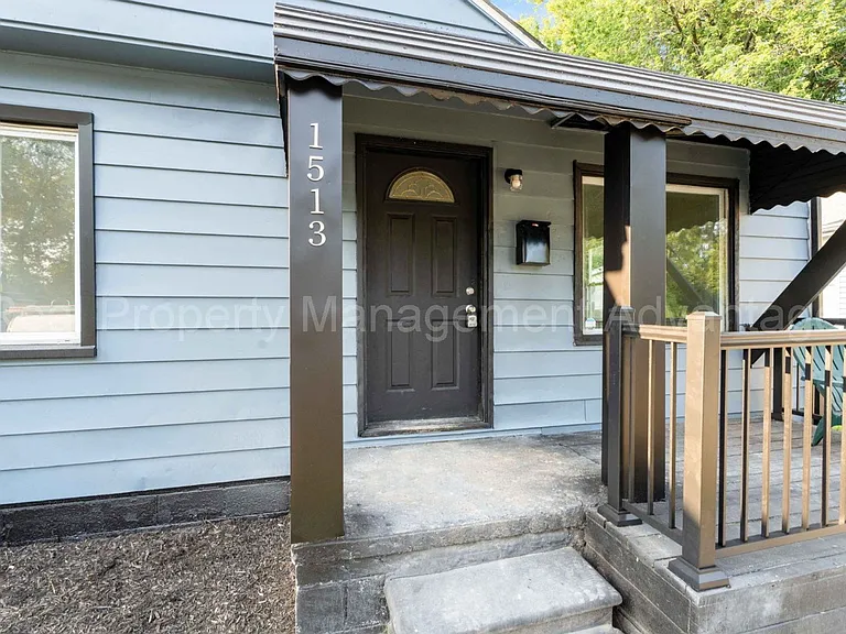 1513 E Meyers Ave — Photo 4