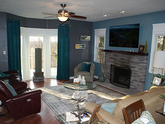 3rd image of 2116 Chris Dr