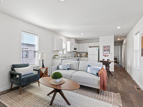 5th image of 1085 W 1st Ave Unit R