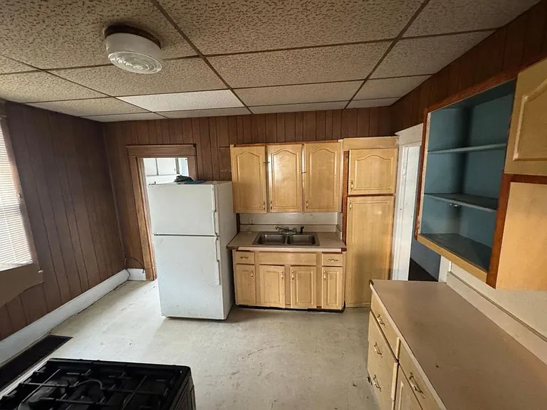 3433 Lansing Ave — Photo 3