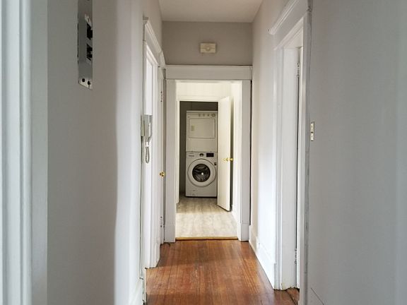 3rd image of 2711 Hanover Ave #2