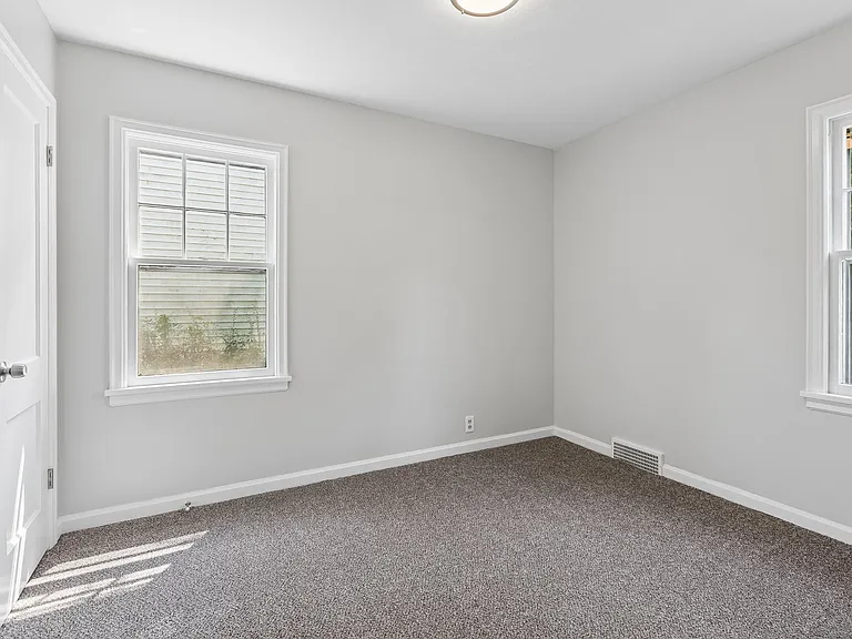 2602 Madison St — Photo 7