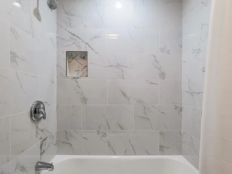 5800 Owensmouth Ave #14 — Photo 11