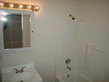 4th image of 3304 Decomine Dr