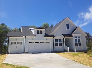 6750 Honeycutt Reserve Dr, Oak Ridge, NC 27310