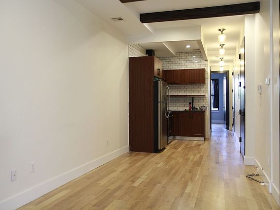 4th image of 852 Hart St #1C
