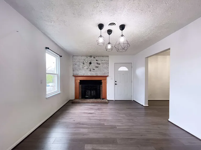 625 Bailey Rd — Photo 12