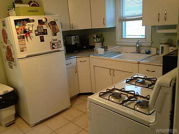 2nd image of 54 Wilmington Ave