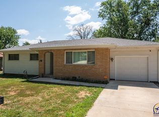 2555 SE Tidewater Dr, Topeka, KS 66605