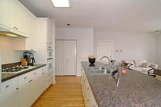710 N Orleans St #D — Photo 8