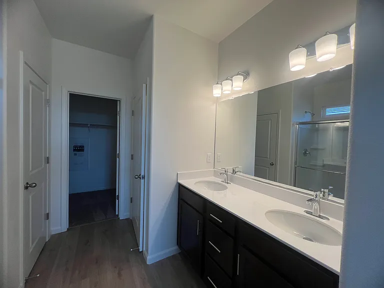 2243 S Terry Ave — Photo 5