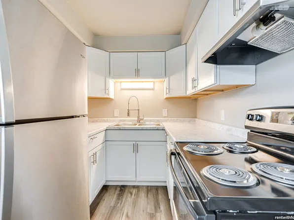 1500 W. Pershing St, Appleton, 1500 E Pershing St #1502, Appleton, WI 54911