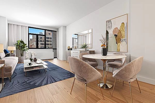 1st image of 200 E 39th St #1004