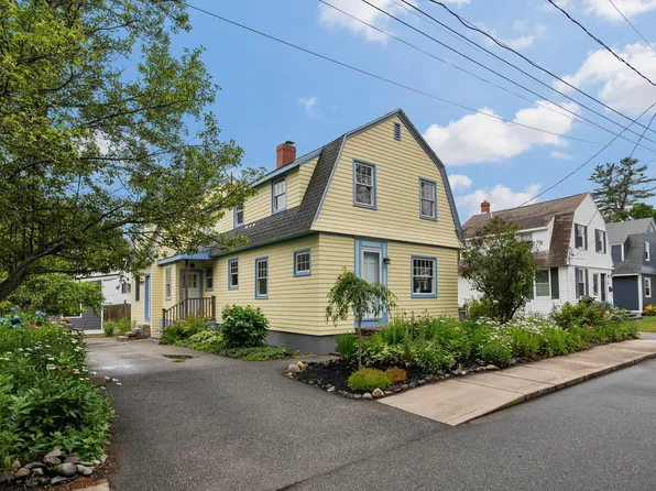 14 Charles Road, Cape Elizabeth, ME 04107