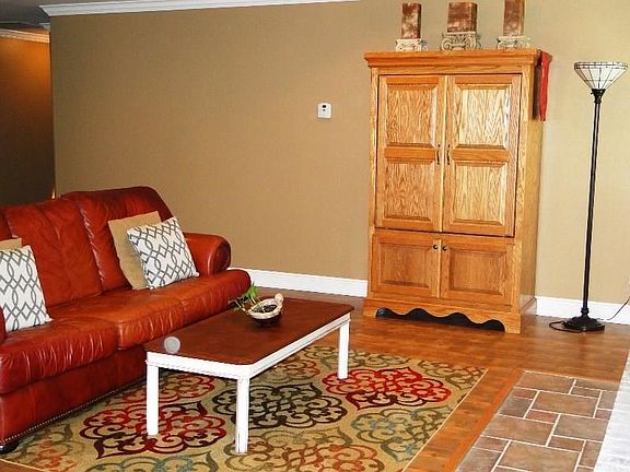 Spacious Living Room...18'4 x 21'.