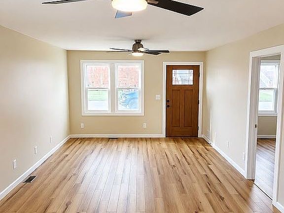 5th image of 728 Shaw St