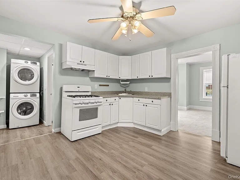 10 Dale Dr #1 — Photo 8