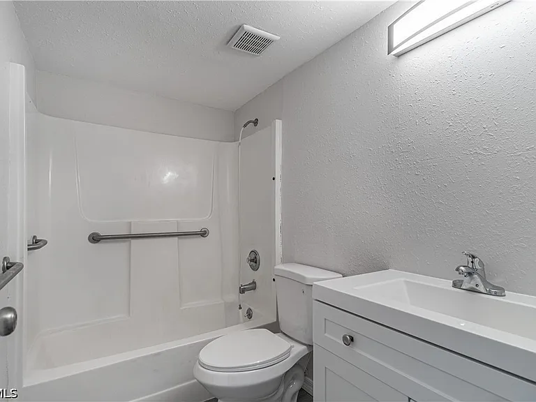 7410 Lake Breeze Dr #508 — Photo 7