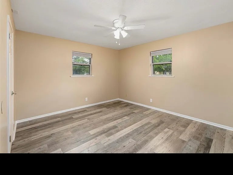 4502 Delwood Dr — Photo 12