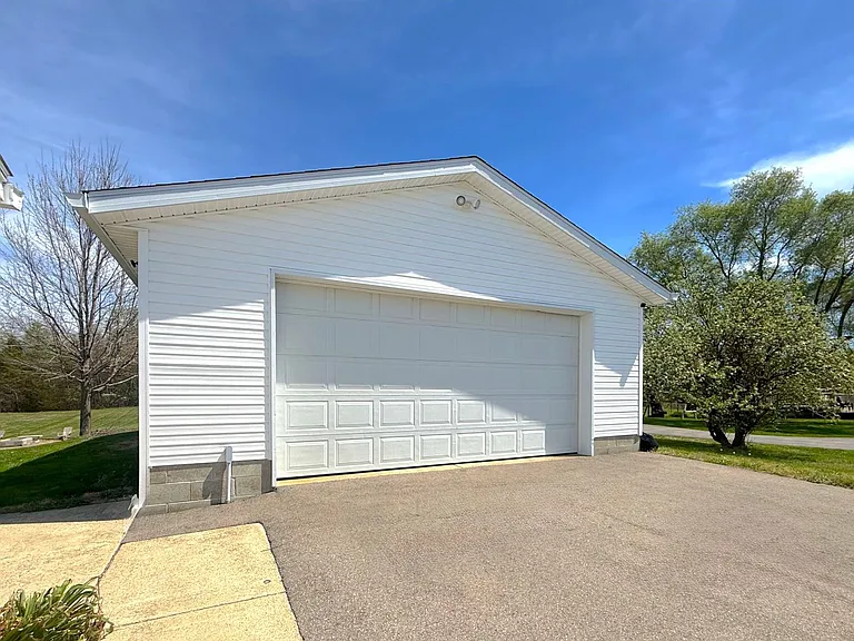 3385 S Duncan Rd — Photo 11