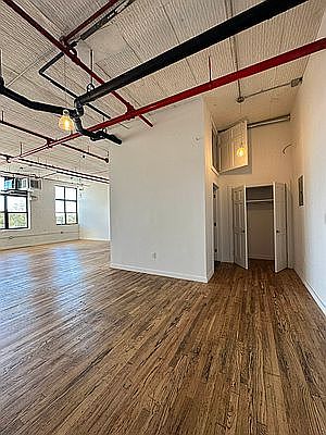 4th image of 7 McKibbin Ct #615