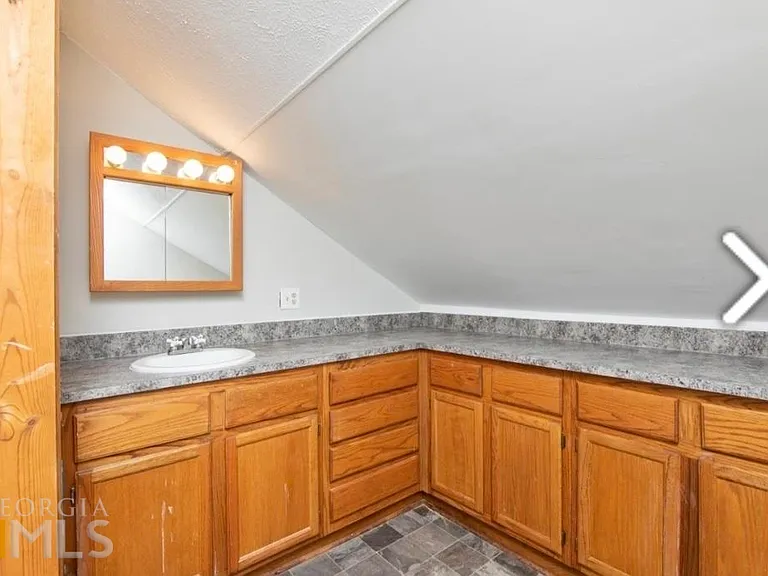 741 Rosemont Rd — Photo 8
