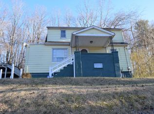 1327 Chestnut St W, La Follette, TN 37766