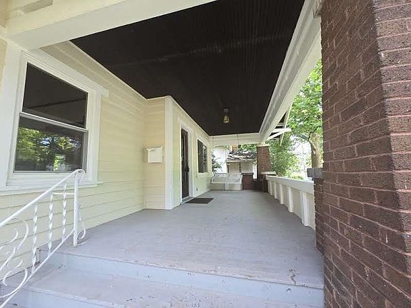 3rd image of 1725 Cumberland St