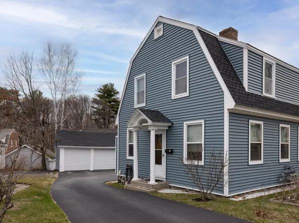 40 Concord Way, Portsmouth, NH 03801