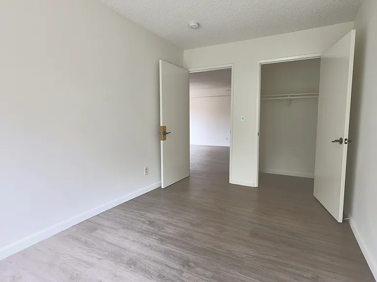 140 N Commonwealth Ave — Photo 14