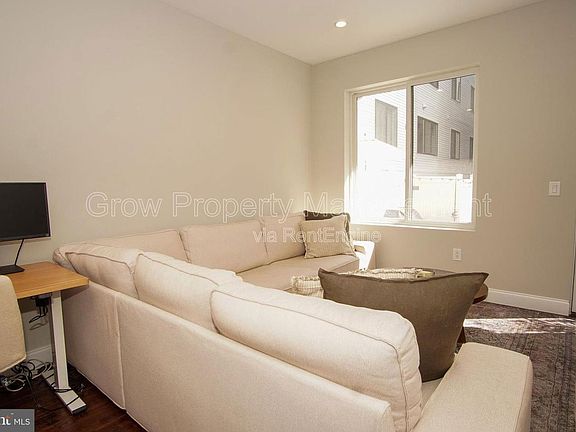 5th image of 1616 Cambridge St #A