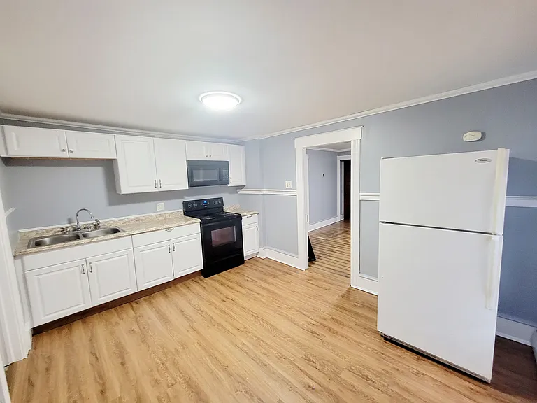 414-416 E Main St #414-B — Photo 1