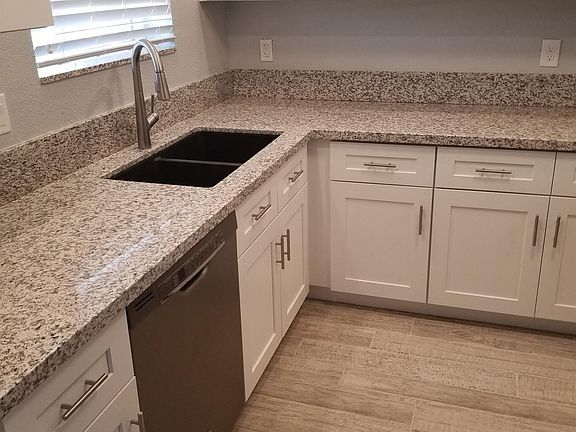 4th image of 2133 W Glenn Dr