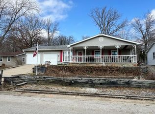 2 Tarter Ct, Clinton, IL 61727