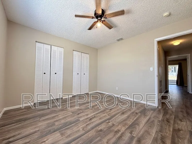 350 Winter Ridge Blvd — Photo 11