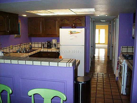 2nd image of 2975 Pinehurst Dr