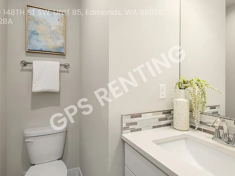 5020 148th St SW #B5 — Photo 5