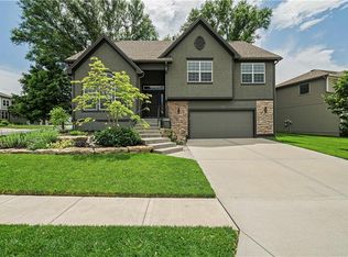 13303 W 173rd Ter, Overland Park, KS 66221