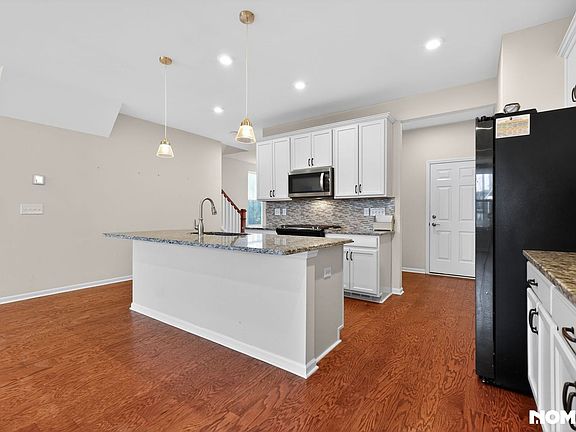 4th image of 2851 Fairgrove Crescent Dr