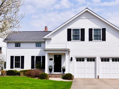 220 Falls Walk Way, Chagrin Falls, OH, 44022