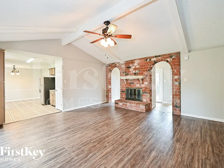 13706 Oleoke Ln — Photo 2
