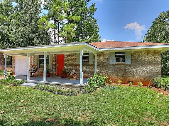 2nd image of 107 Oxford Dr